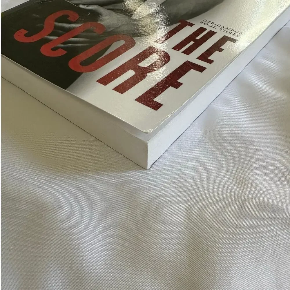 The Score Elle Kennedy Off Campus Oop Model Cover Paperback